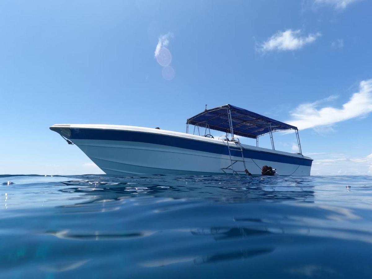 Maratua Dive Center And Lodge Maratua Island Extérieur photo